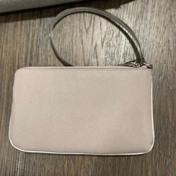 Michael kors jet set large tote leather pearl silver/ Gray with matching wristle - Picture 2 of 12